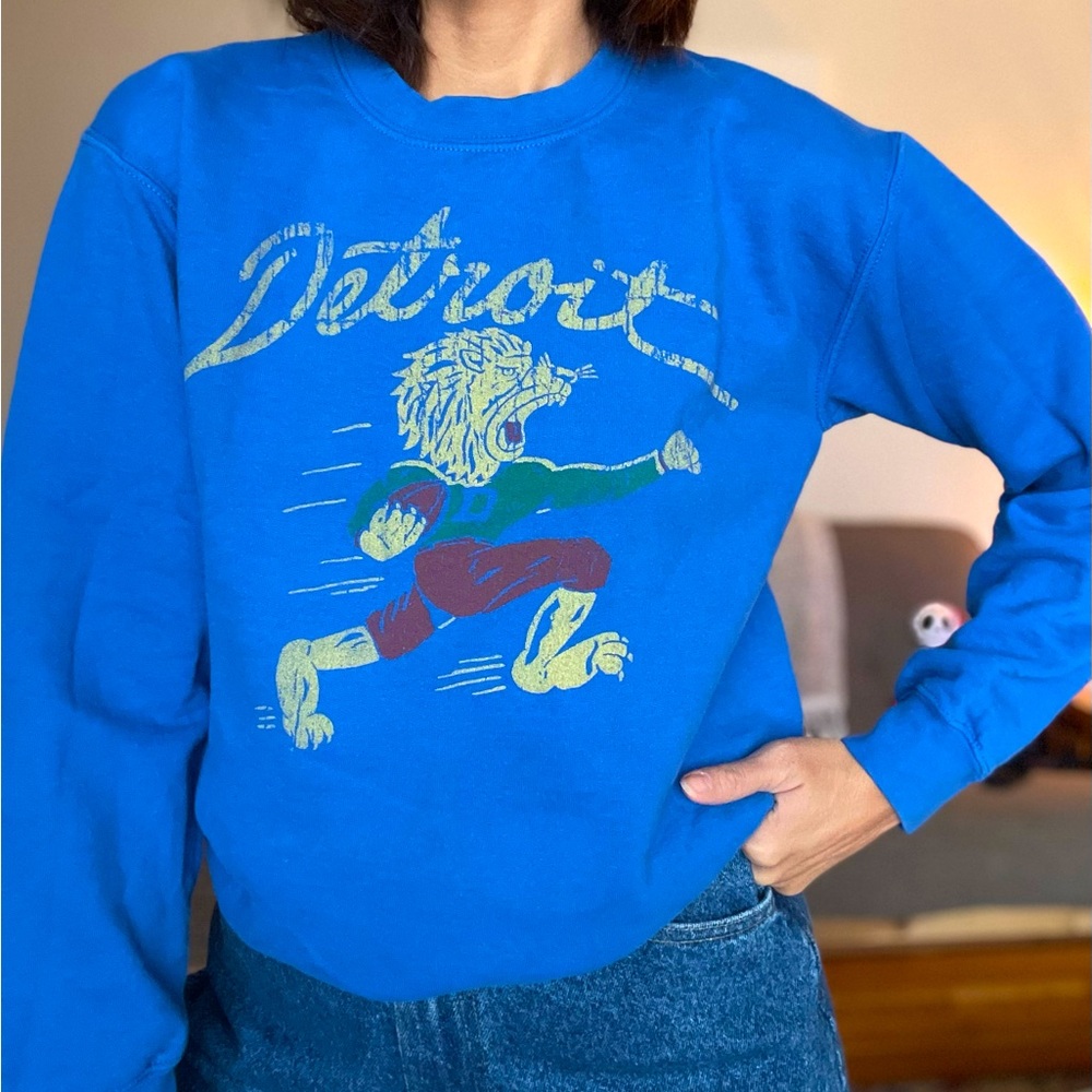 Blue vintage Detroit Lion crewneck sweatshirt